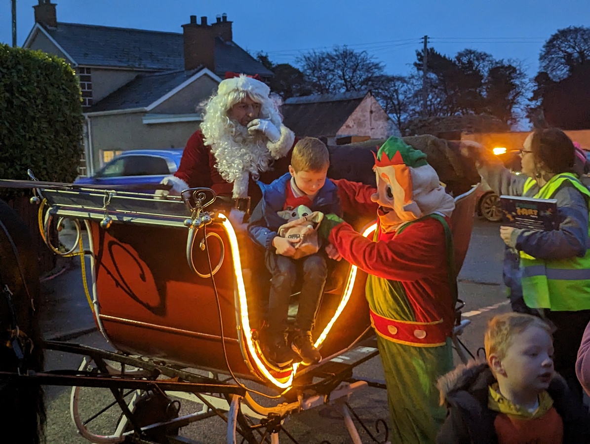 Santa Visits Killen 2022 - Ashlough Drive  (14)